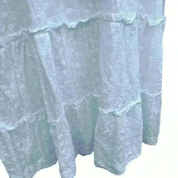 Talisman
Zelda V-Neck Floral Embroidered Tiered Hem Midi Dress 100%cotton, lined - Picture 4 of 5